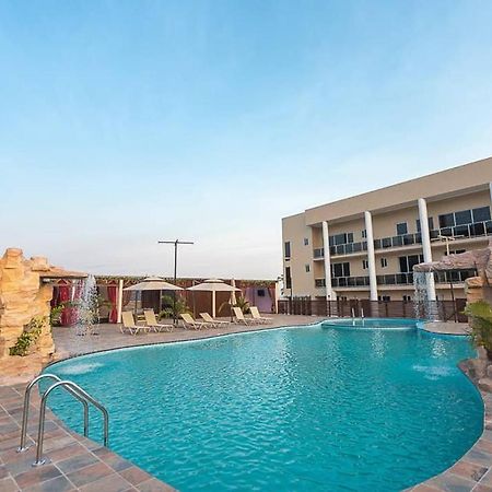 The Platinum Bay Hotel Berekuso Екстер'єр фото