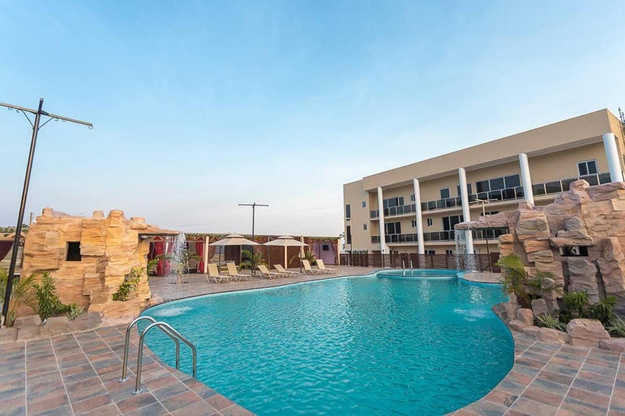 The Platinum Bay Hotel Berekuso Екстер'єр фото