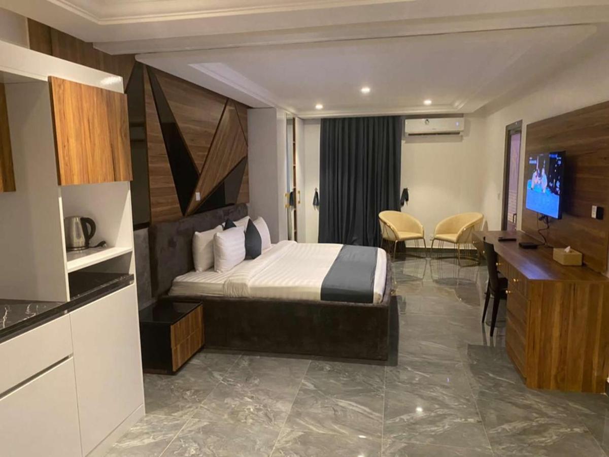 The Platinum Bay Hotel Berekuso Екстер'єр фото
